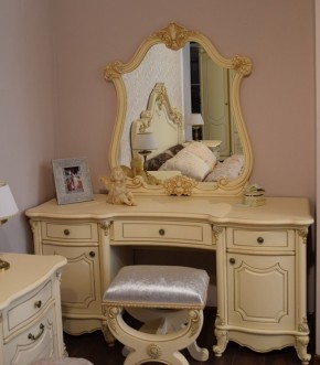 Туалетный стол + Зеркало Мона Лиза (крем) в Лесном - lesnoy.mebel-74.com | фото